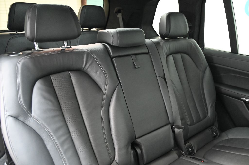 2021 BMW X7 M50i - Photo 46