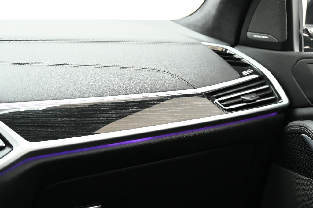 2021 BMW X7 M50i - Photo 38