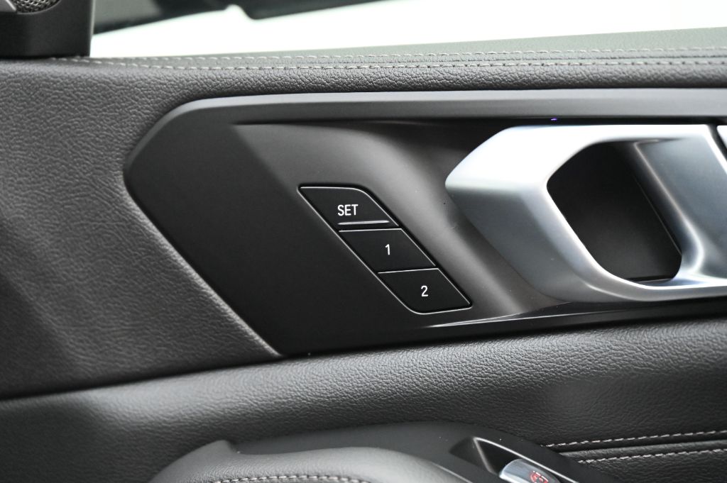 2021 BMW X7 M50i - Photo 22