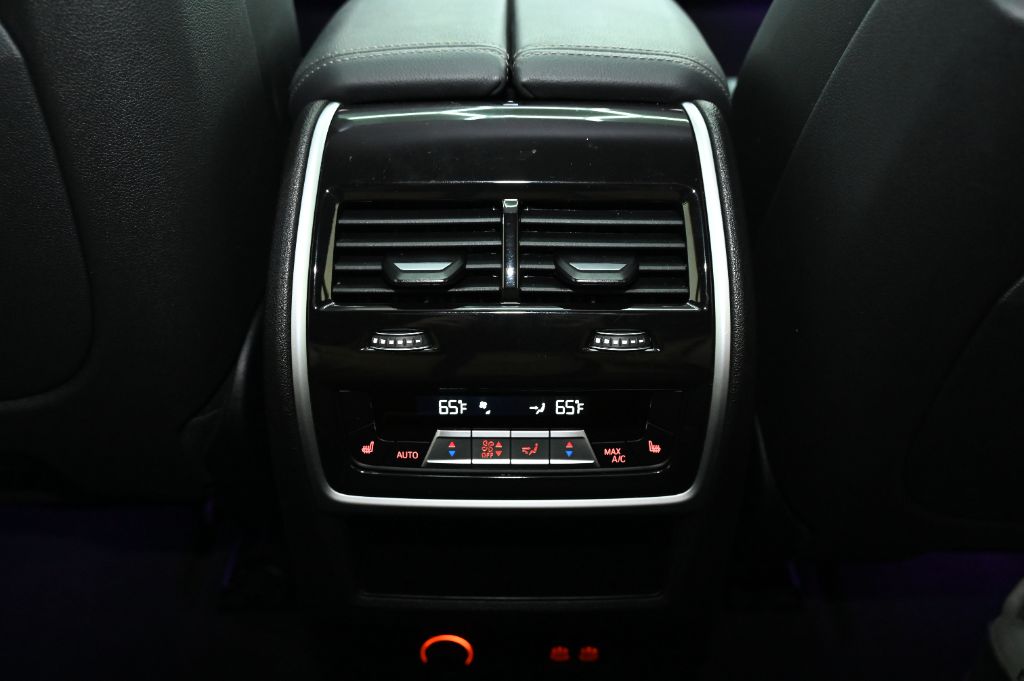 2021 BMW X7 M50i - Photo 48