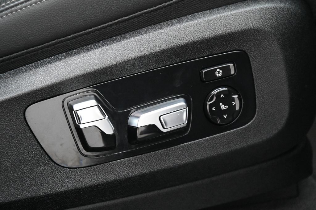 2021 BMW X7 M50i - Photo 24