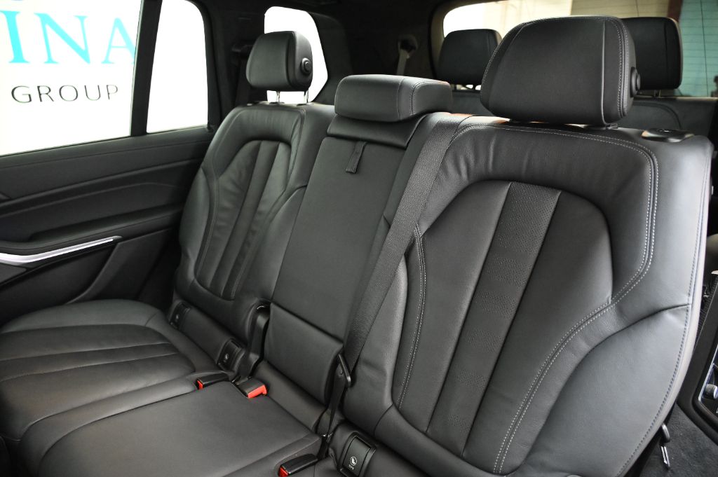 2021 BMW X7 M50i - Photo 42