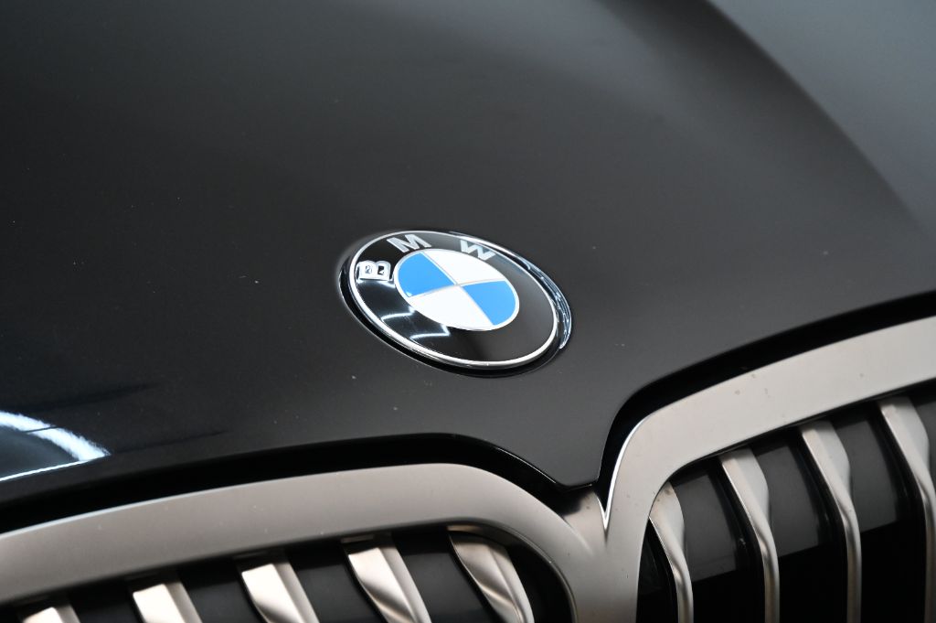 2021 BMW X7 M50i - Photo 11