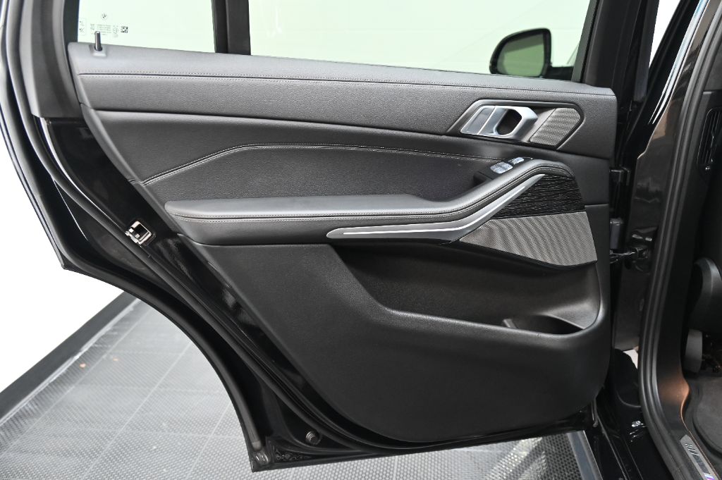 2021 BMW X7 M50i - Photo 39