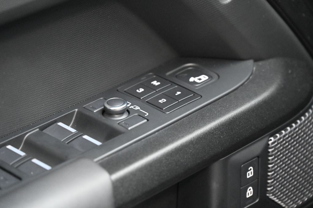 2022 Land Rover Defender Carpathian Edition - Photo 23
