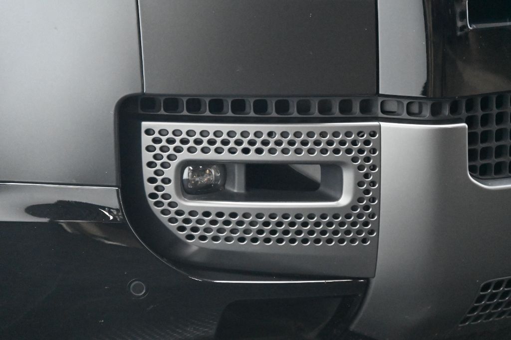 2022 Land Rover Defender Carpathian Edition - Photo 10