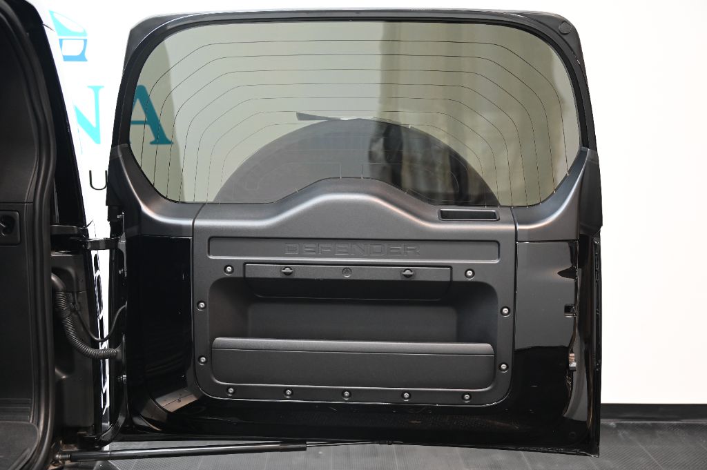 2022 Land Rover Defender Carpathian Edition - Photo 53