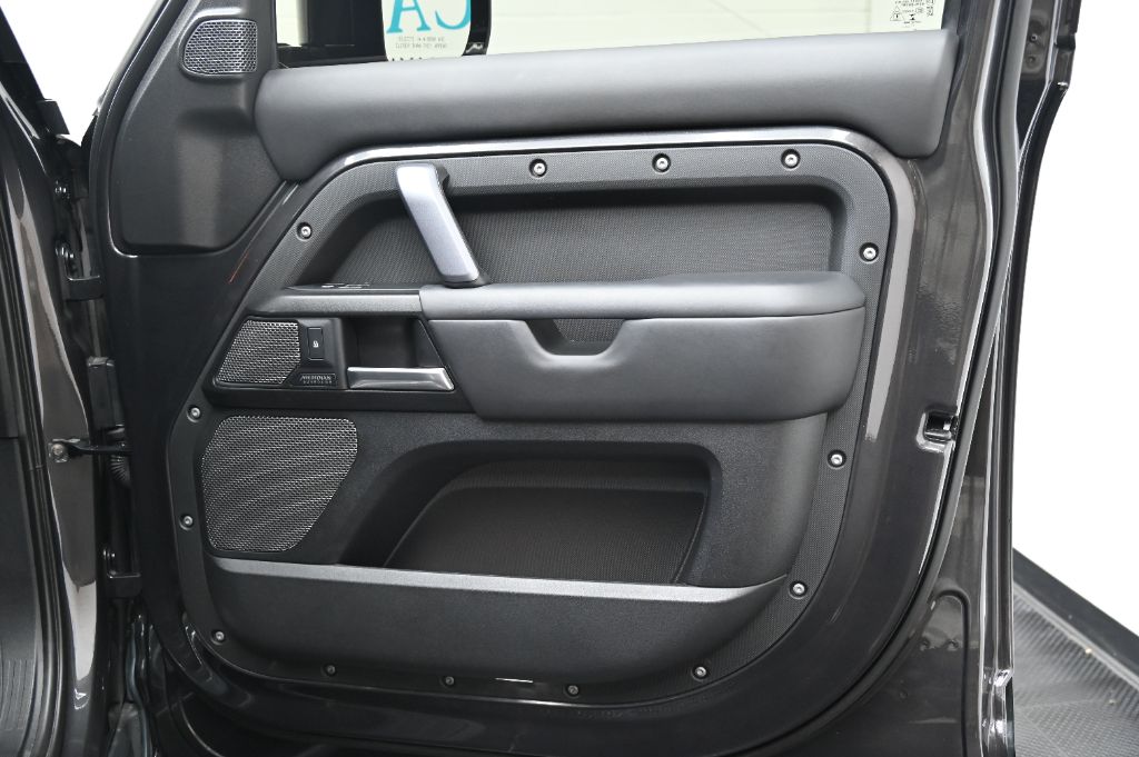 2022 Land Rover Defender Carpathian Edition - Photo 26