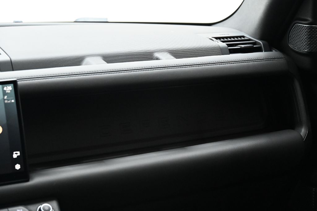2022 Land Rover Defender Carpathian Edition - Photo 45