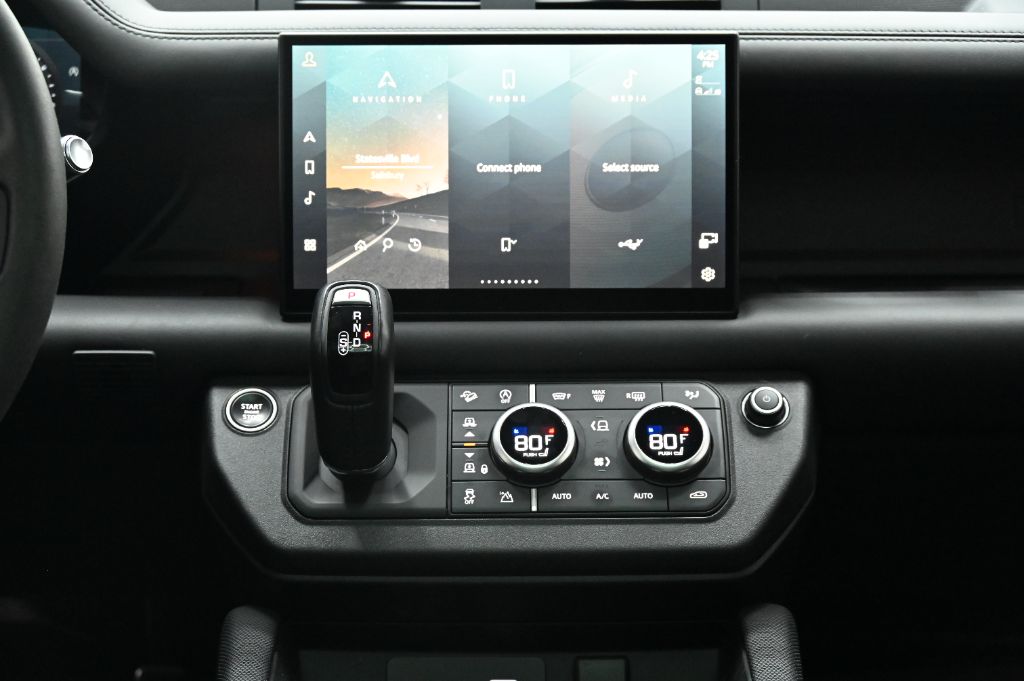2022 Land Rover Defender Carpathian Edition - Photo 36