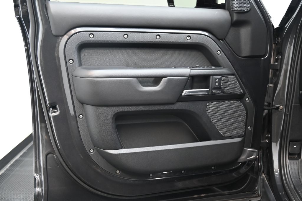 2022 Land Rover Defender Carpathian Edition - Photo 22